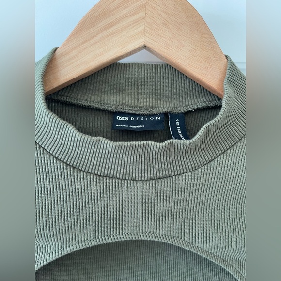 asos Stradivarius Long-Sleeve Cut Out Top | Olive Green | US 6 - Picture 6 of 7